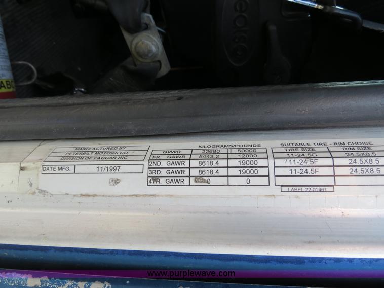 image for item B4511 1998 Peterbilit 377 semi truck