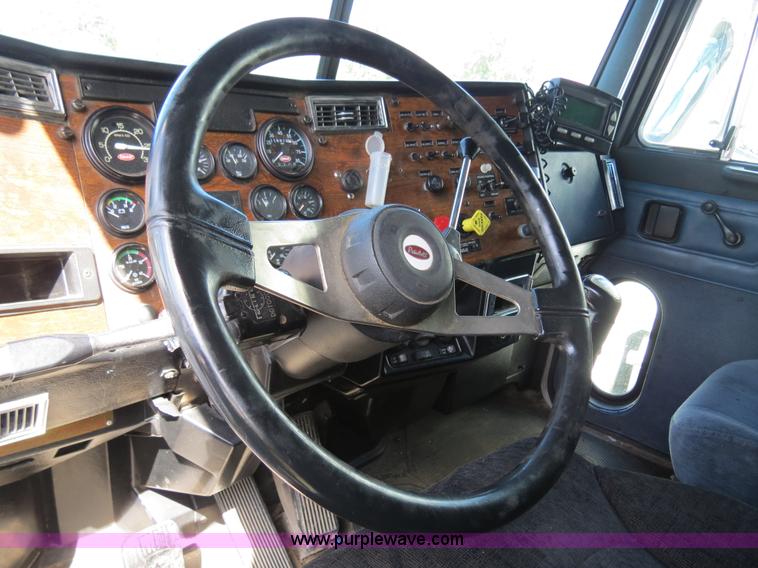 image for item B4511 1998 Peterbilit 377 semi truck