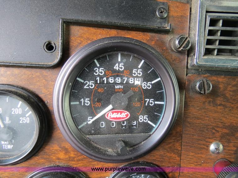 image for item B4511 1998 Peterbilit 377 semi truck