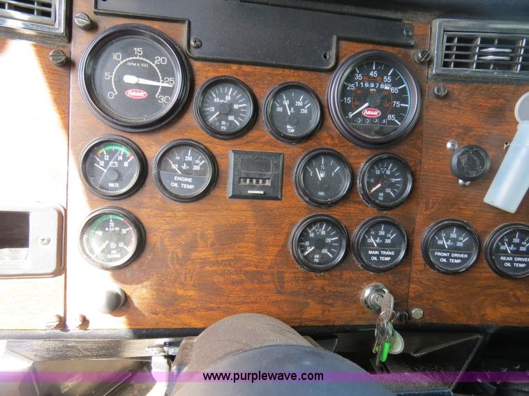 image for item B4511 1998 Peterbilit 377 semi truck