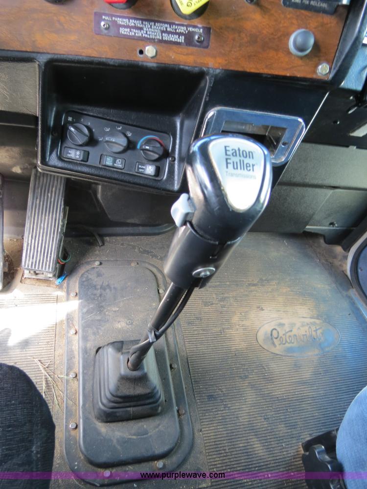 image for item B4511 1998 Peterbilit 377 semi truck