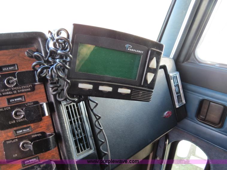 image for item B4511 1998 Peterbilit 377 semi truck