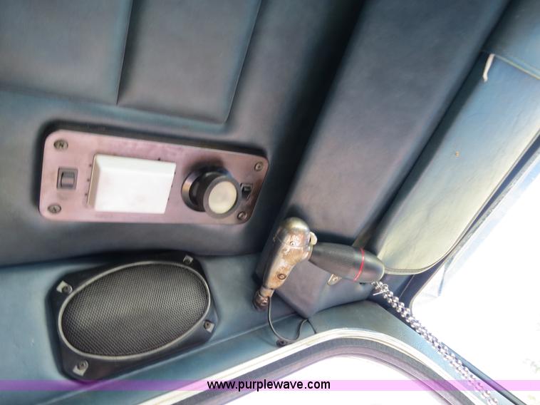 image for item B4511 1998 Peterbilit 377 semi truck