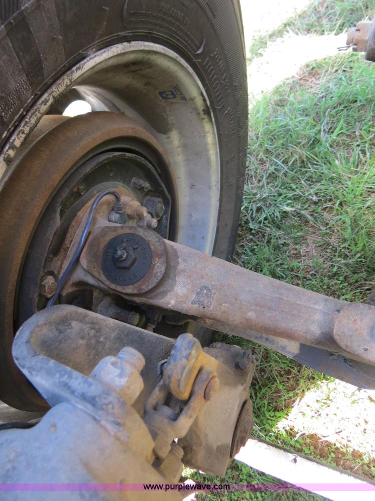 image for item B4511 1998 Peterbilit 377 semi truck