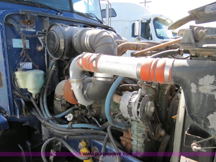 image for item B4511 1998 Peterbilit 377 semi truck