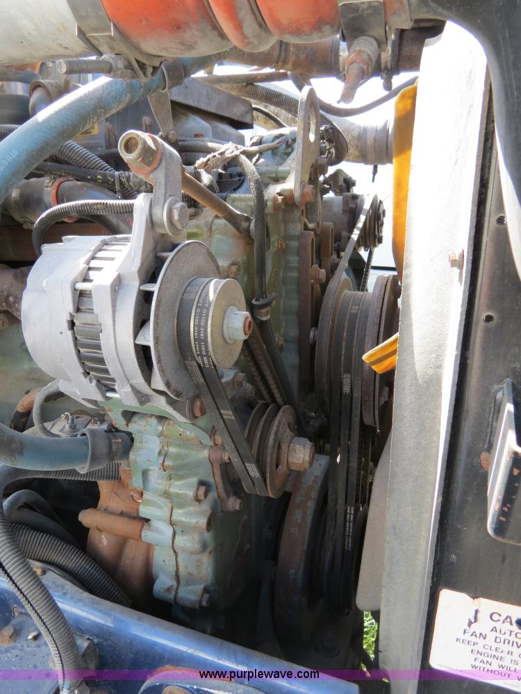 image for item B4511 1998 Peterbilit 377 semi truck