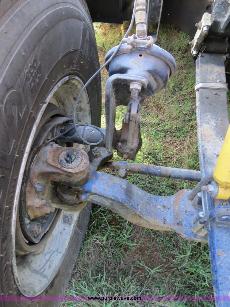 image for item B4511 1998 Peterbilit 377 semi truck