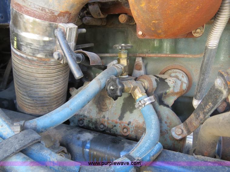 image for item B4511 1998 Peterbilit 377 semi truck