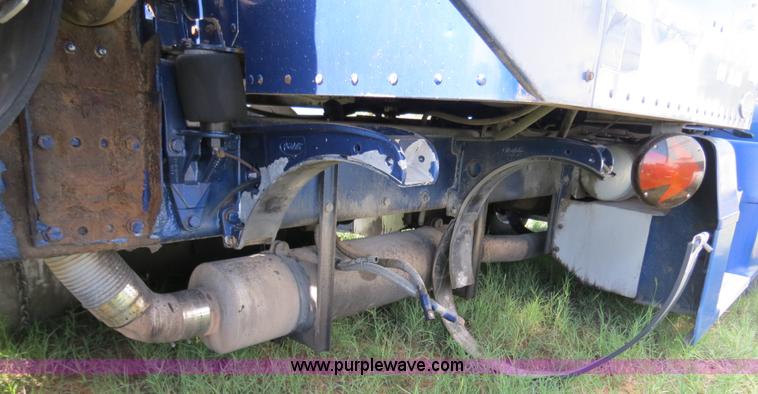 image for item B4511 1998 Peterbilit 377 semi truck