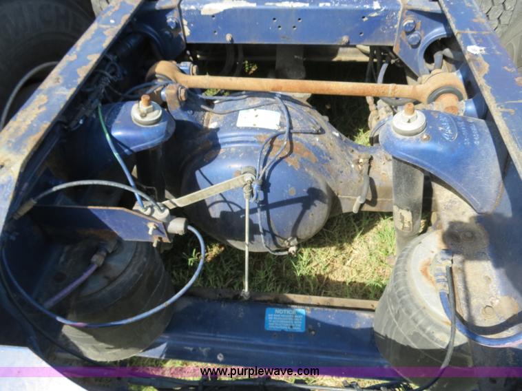 image for item B4511 1998 Peterbilit 377 semi truck