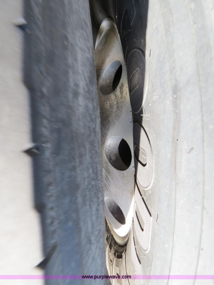 image for item B4511 1998 Peterbilit 377 semi truck