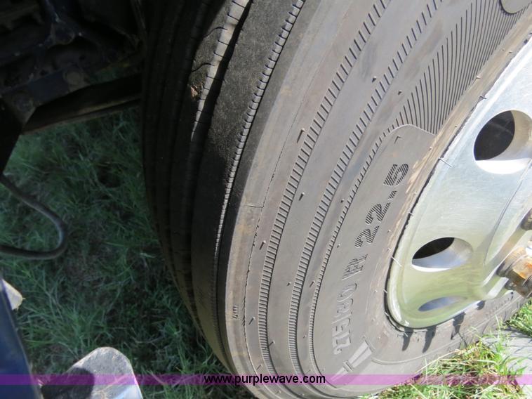 image for item B4511 1998 Peterbilit 377 semi truck