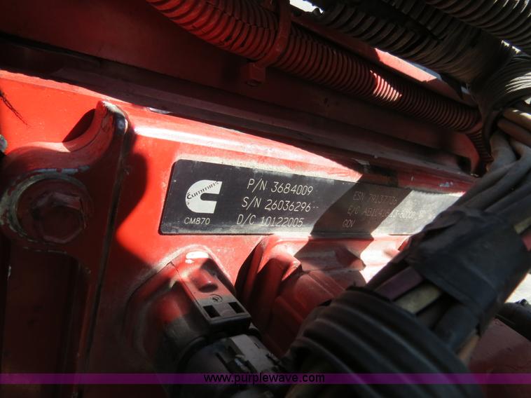 image for item B4513 2006 International 9400i semi truck