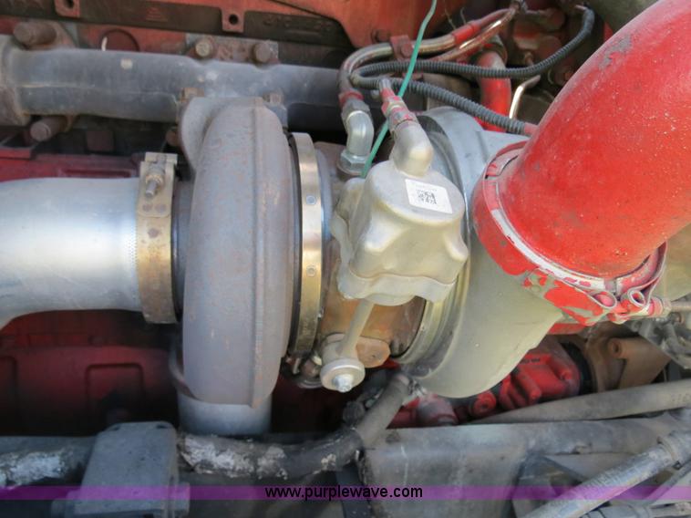 image for item B4513 2006 International 9400i semi truck