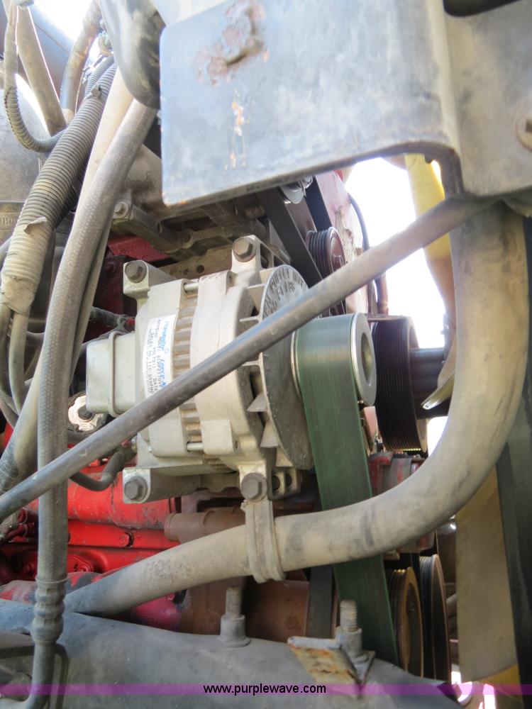 image for item B4513 2006 International 9400i semi truck