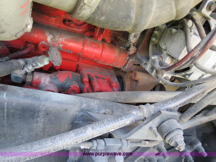 image for item B4513 2006 International 9400i semi truck