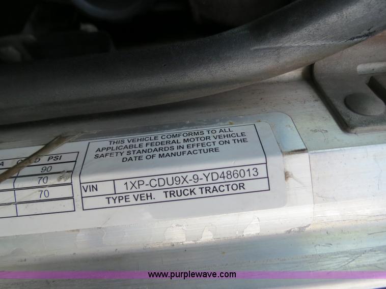 image for item B4514 2000 Peterbilt 377 semi truck