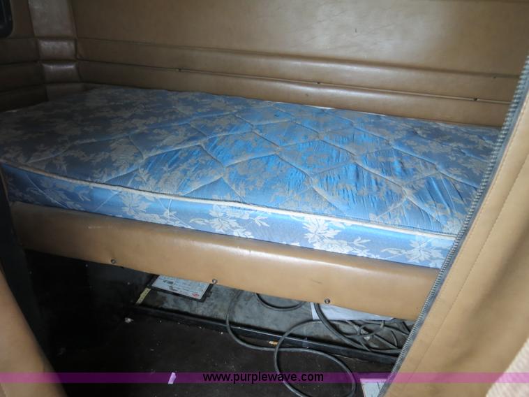 image for item B4514 2000 Peterbilt 377 semi truck