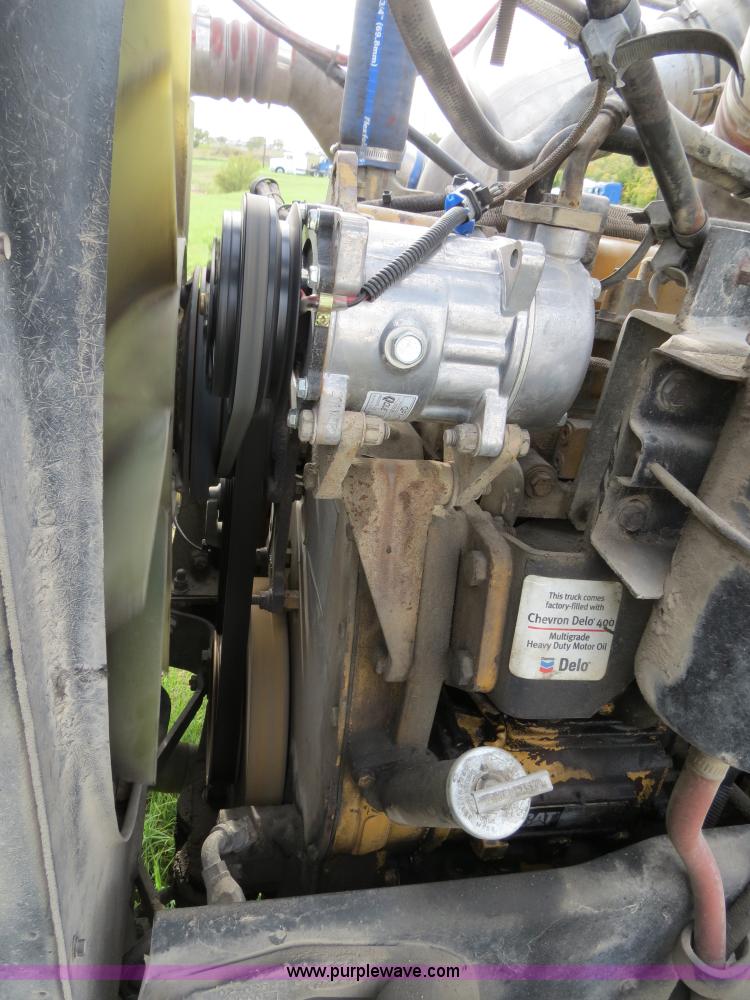 image for item B4514 2000 Peterbilt 377 semi truck