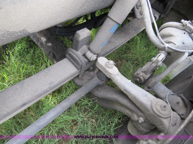 image for item B4514 2000 Peterbilt 377 semi truck