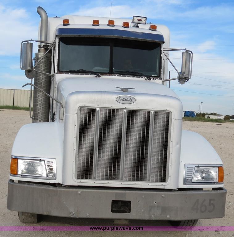 image for item B4515 1998 Peterbilt 377 semi truck