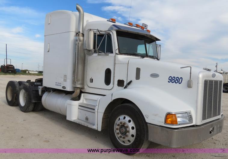 image for item B4515 1998 Peterbilt 377 semi truck