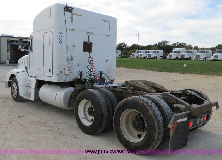 image for item B4515 1998 Peterbilt 377 semi truck