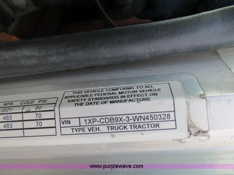 image for item B4515 1998 Peterbilt 377 semi truck