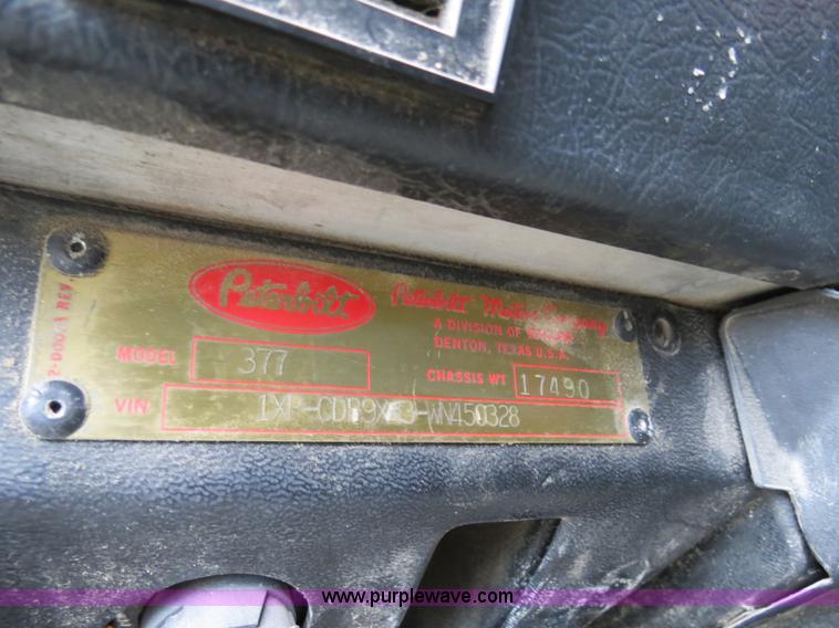 image for item B4515 1998 Peterbilt 377 semi truck