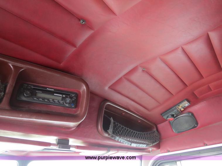 image for item B4515 1998 Peterbilt 377 semi truck