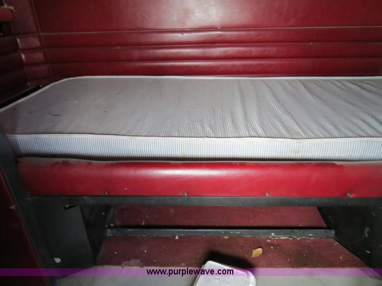 image for item B4515 1998 Peterbilt 377 semi truck