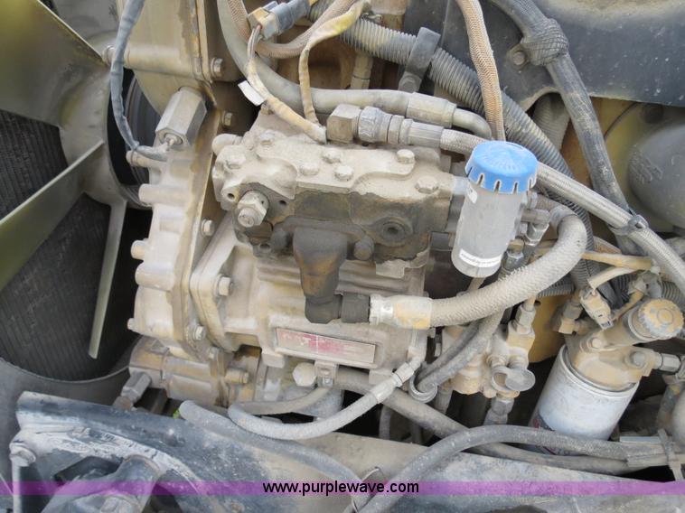 image for item B4515 1998 Peterbilt 377 semi truck