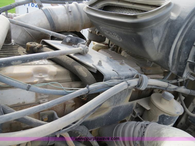 image for item B4515 1998 Peterbilt 377 semi truck