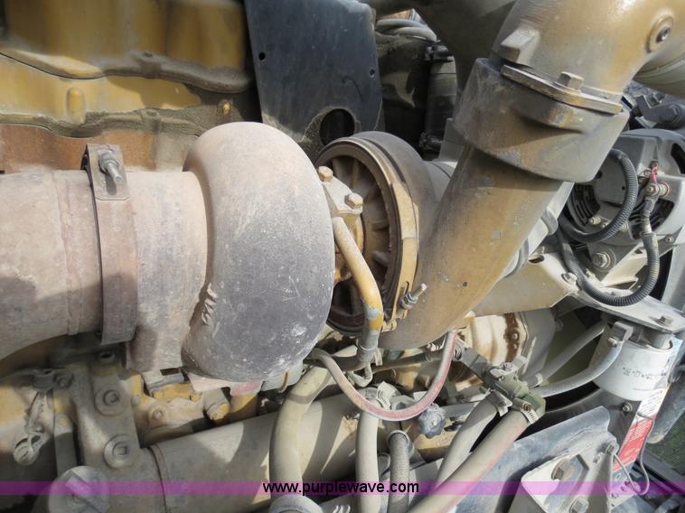 image for item B4515 1998 Peterbilt 377 semi truck