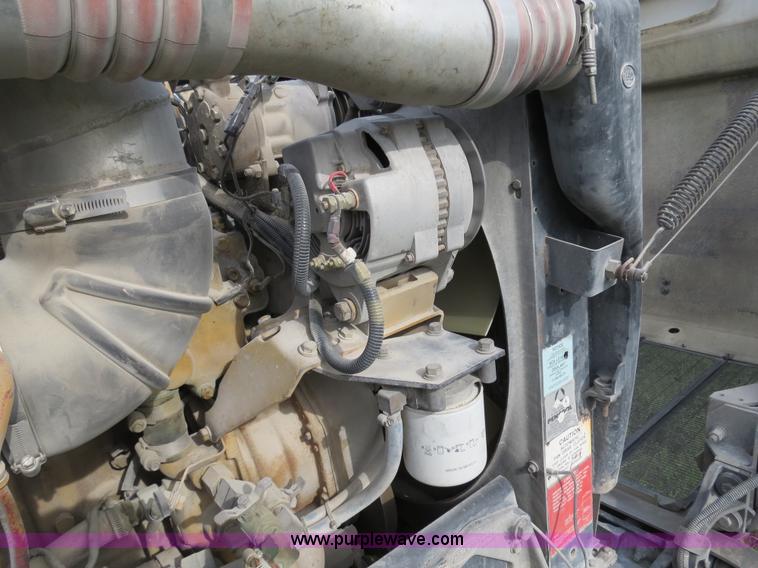 image for item B4515 1998 Peterbilt 377 semi truck