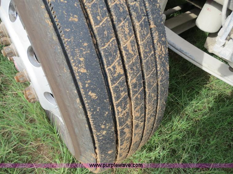 image for item B4515 1998 Peterbilt 377 semi truck