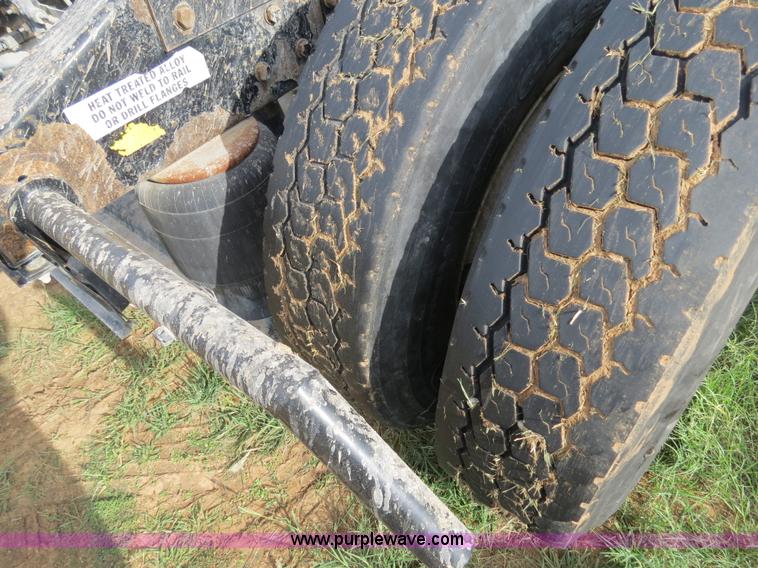 image for item B4515 1998 Peterbilt 377 semi truck