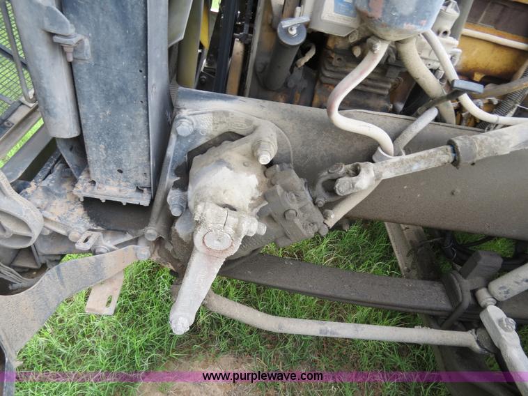 image for item B4516 2000 Peterbilt 377 semi truck