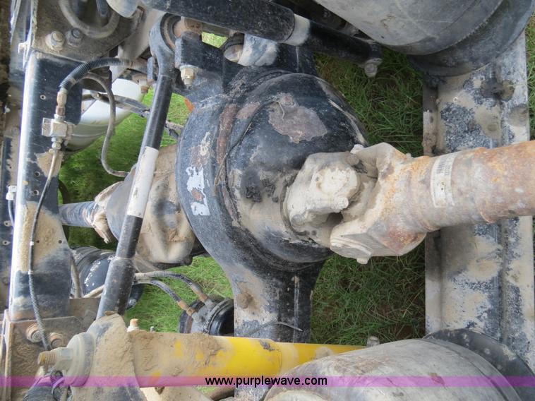 image for item B4517 2000 Peterbilt 377 semi truck