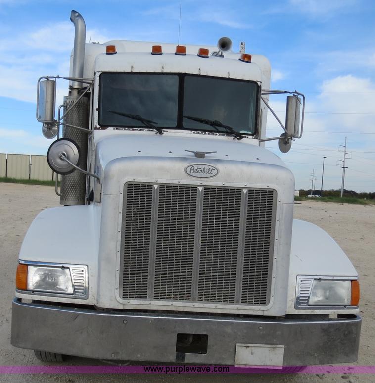 image for item B4518 1998 Peterbilt 377 semi truck