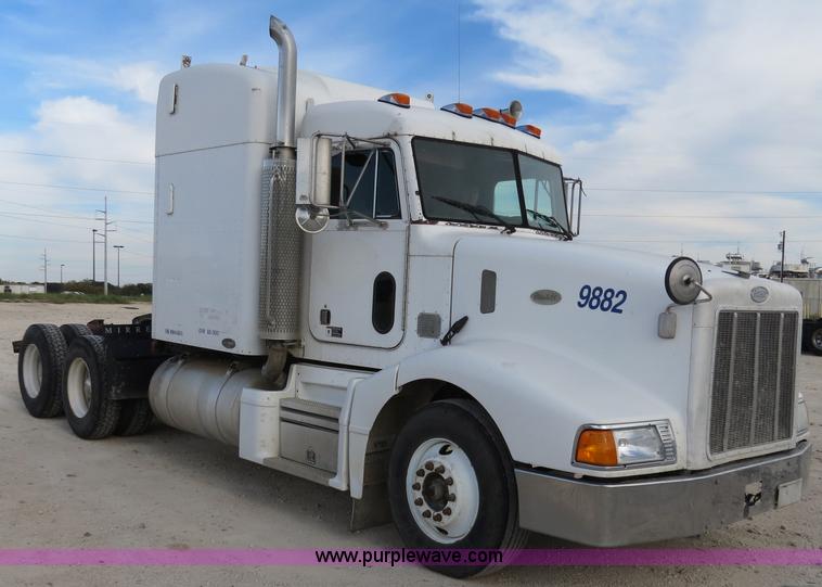 image for item B4518 1998 Peterbilt 377 semi truck