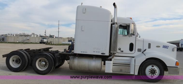 image for item B4518 1998 Peterbilt 377 semi truck