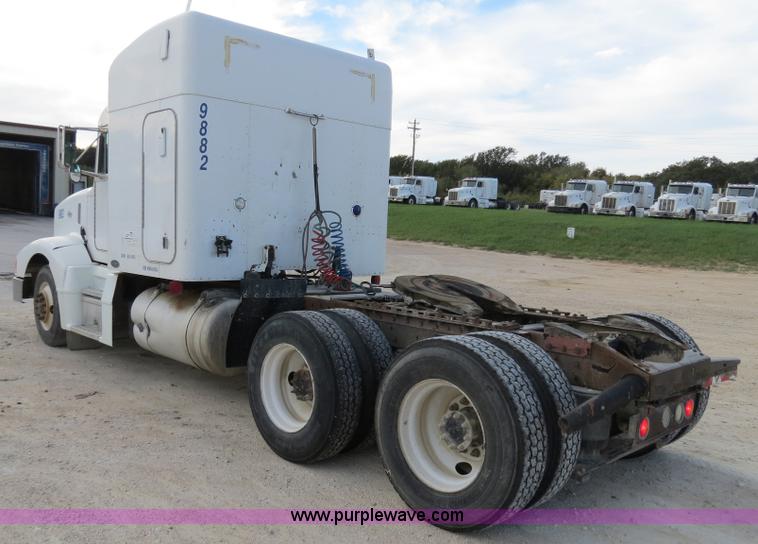 image for item B4518 1998 Peterbilt 377 semi truck