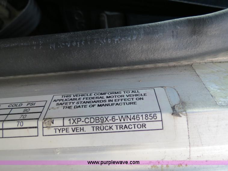 image for item B4518 1998 Peterbilt 377 semi truck