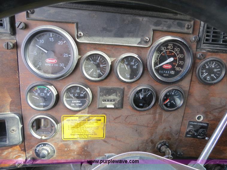 image for item B4518 1998 Peterbilt 377 semi truck
