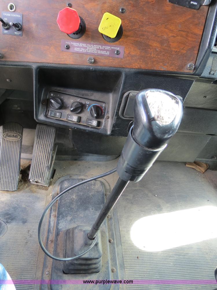 image for item B4518 1998 Peterbilt 377 semi truck