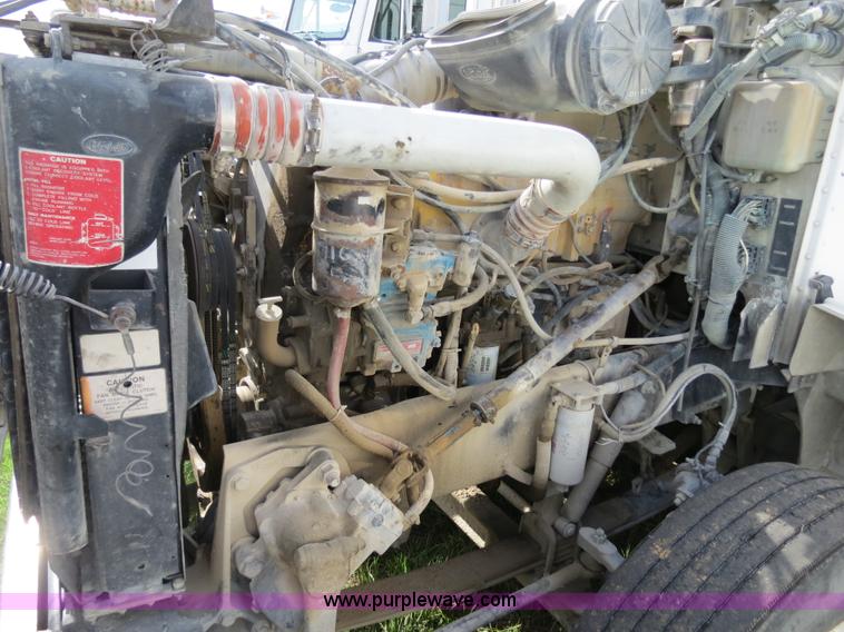 image for item B4518 1998 Peterbilt 377 semi truck