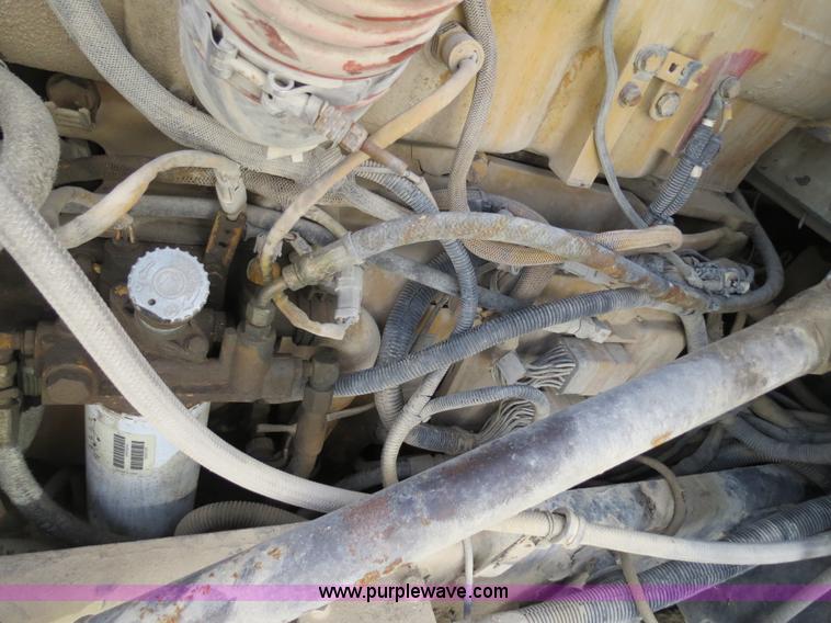 image for item B4518 1998 Peterbilt 377 semi truck