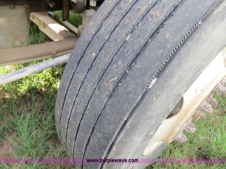 image for item B4518 1998 Peterbilt 377 semi truck