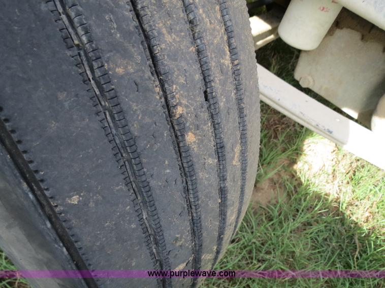 image for item B4518 1998 Peterbilt 377 semi truck